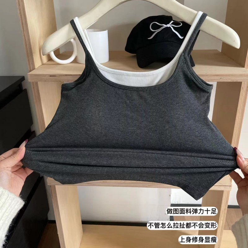 夏の重ね着式の衝突色の一体カップのベストの女性の春夏の快適な修身の純色の中で美背のガーターの女性を掛けます。