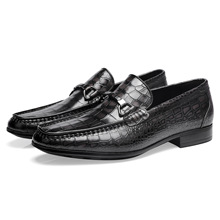 鳄鱼男鞋2025皮鞋男正装商务真皮软底夏季透气新郎结婚鞋男款豹纹