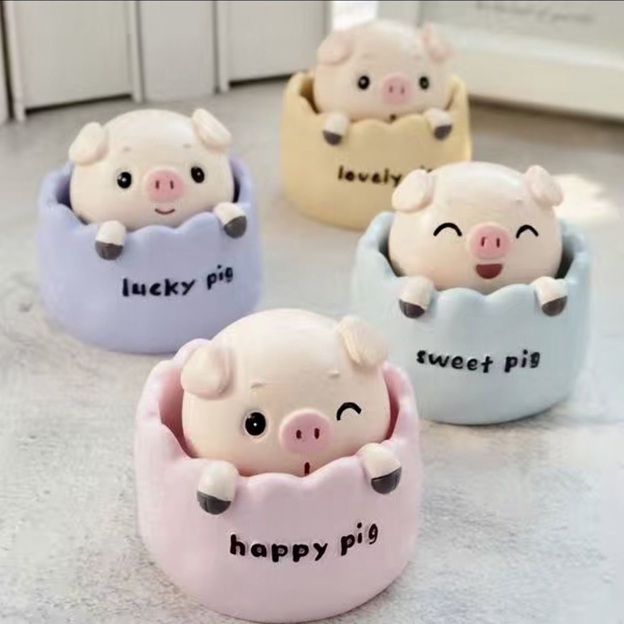 New Trendy Car Decoration: Cute Bobblehead Pig Figurine for Car Dashboard, Desktop Ornament with a High-End Feel