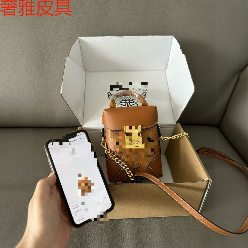 MC ハイバージョン正しいラベル付き新しいクラシックプリントショルダークロスボディスモールスクエアバッグスモールフライドポテトバッグ携帯電話バッグ女性用|undefined