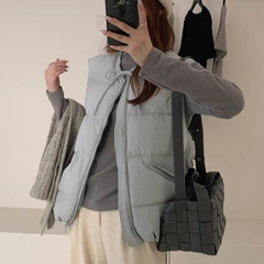 羽绒马甲女装2025冬装新款欧韩货阔版抽绳领坎肩白鸭绒马夹百搭潮