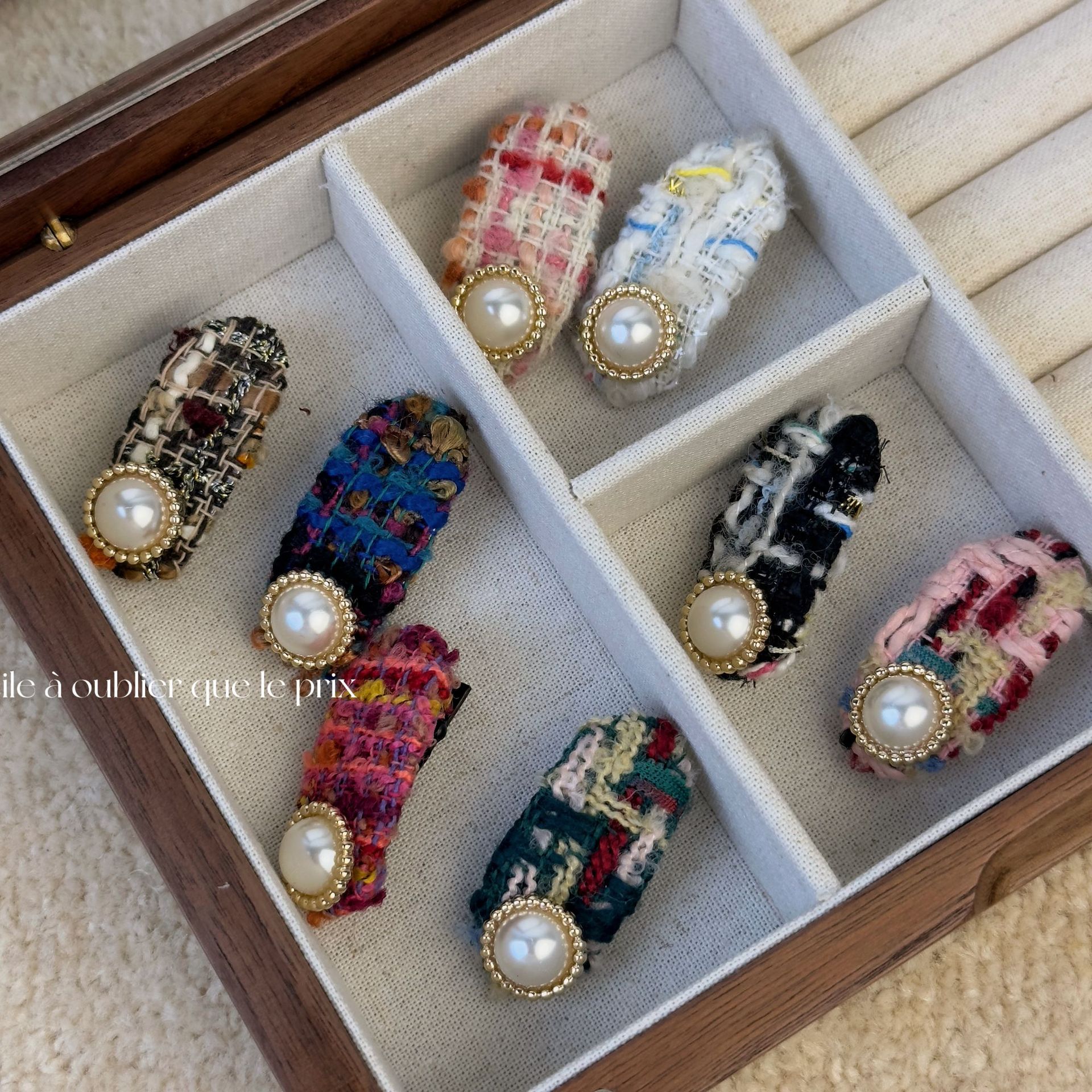 Horquilla de lana a cuadros con perlas estilo otoño e invierno, estilo francés retro de alta calidad, pinza lateral para flequillo roto_voghion.com