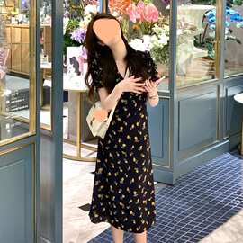 韩系碎花连衣裙女 2026夏季新款法式泡泡袖V领收腰显瘦裙子茶歇裙