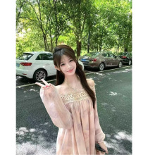 法式一字肩碎花长袖连衣裙子女早秋季感小个子a字裙收腰短裙女装