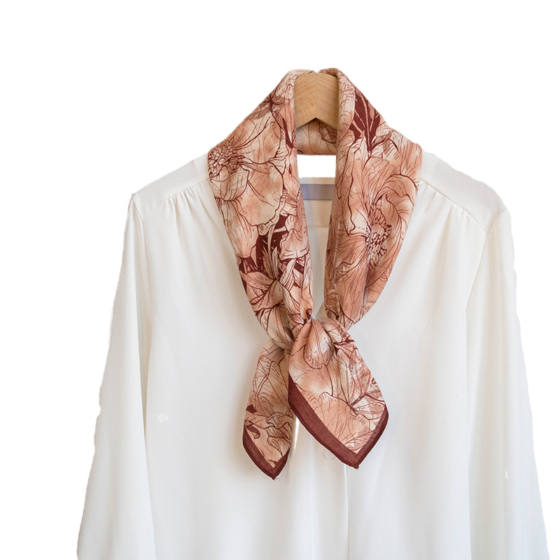 Alta sensación retrógrada flor impresa toallas de moda con ropa extranjera con bufandas en línea rojo 68 toallas de carácter cuadrado