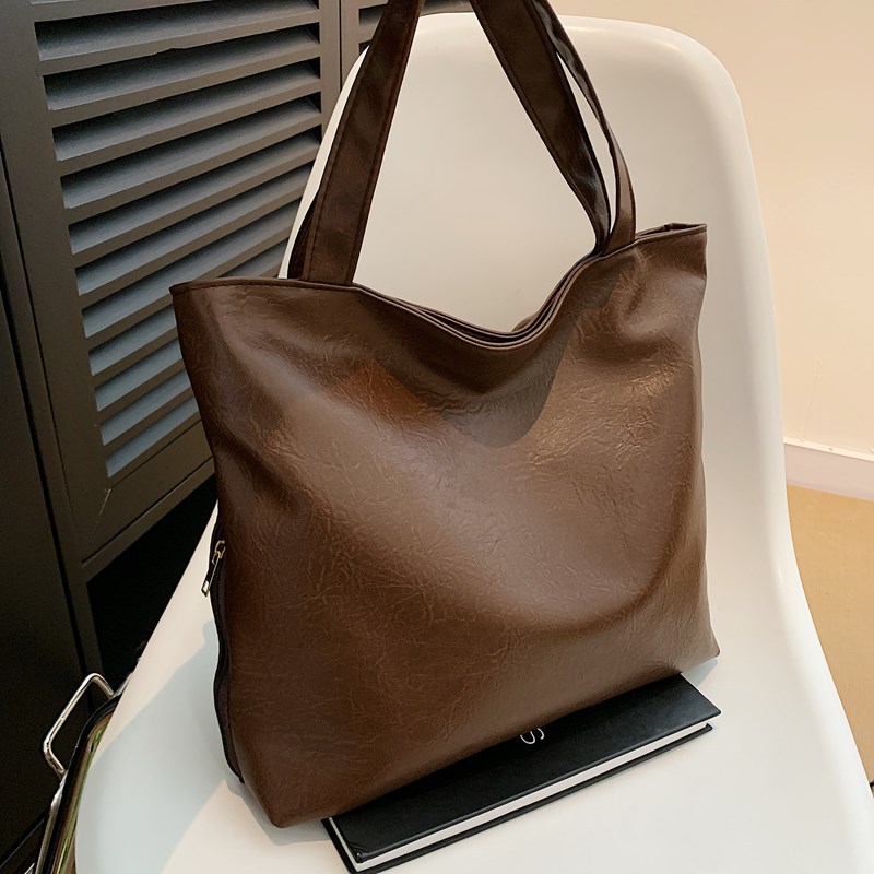 Bagos de vestir vintage de estilo perezoso para mujeres 2024 otoño nuevo paquete de hombro bajo la axila de la pequeña capacidad de la bolsa de hombro de viaje