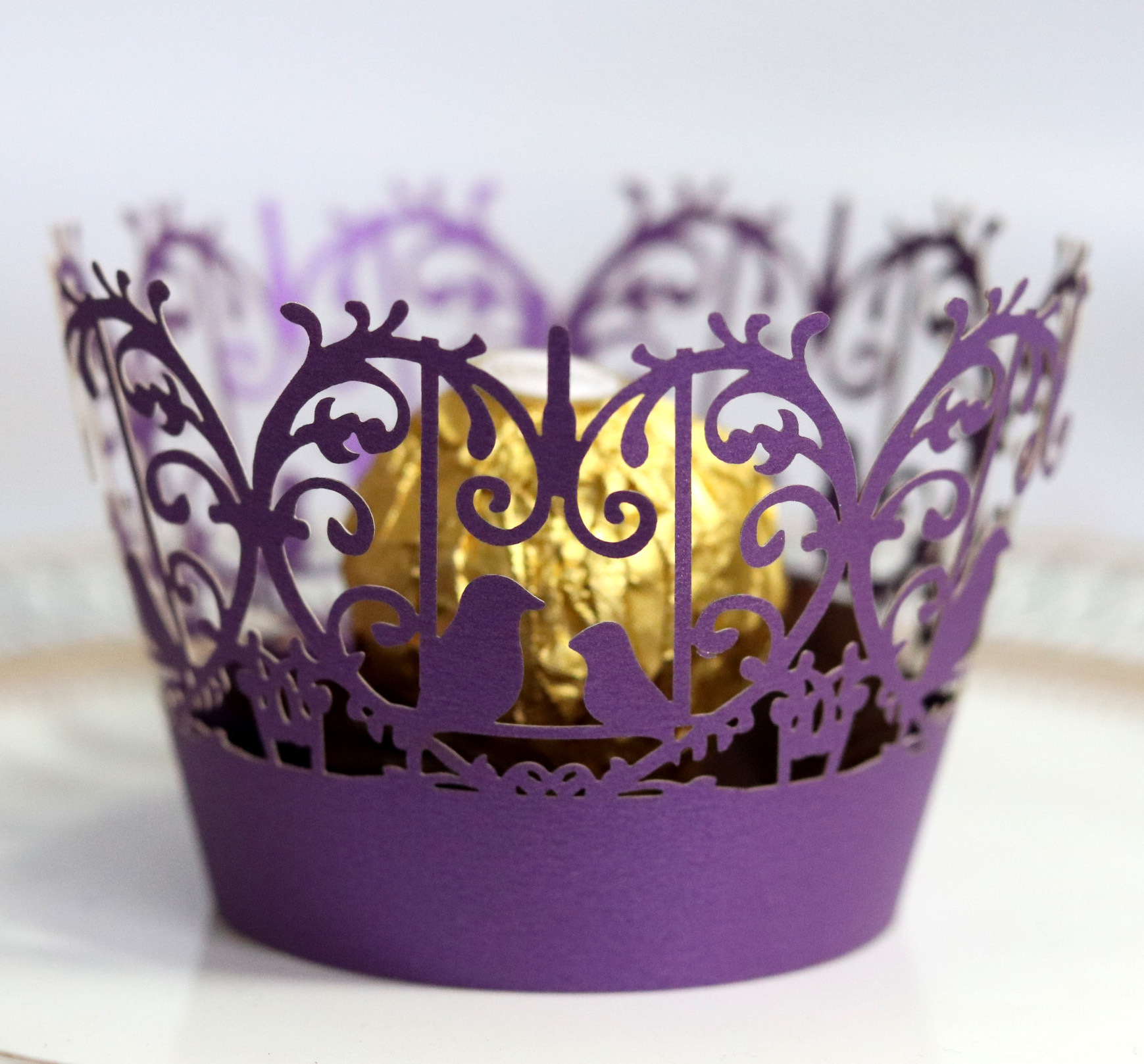 亚马逊 蛋糕纸围边激光镂空 婚庆紫色纸杯花边 爱心纸托浙江批发