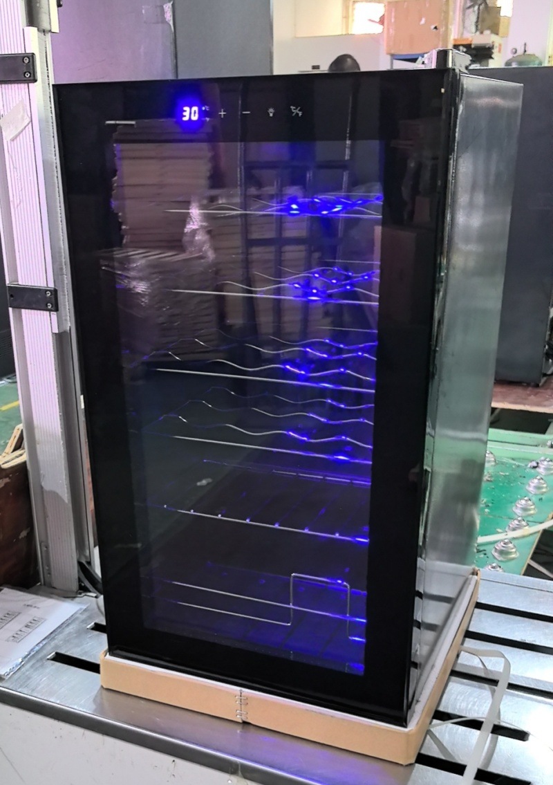 Gabinete de vino de temperatura constante al por mayor, compresor refrigerado por aire, pequeño gabinete de vino con puerta de vidrio de una sola puerta, gabinete de temperatura constante, refrigerador de vino