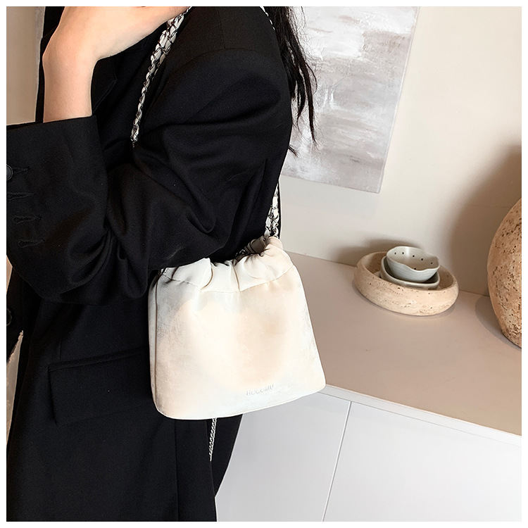 2024 Neue Damenmode Tote National Silk Art Style Kette Einzelschulter Crossbody Blessing Water Bucket Bag_voghion.com