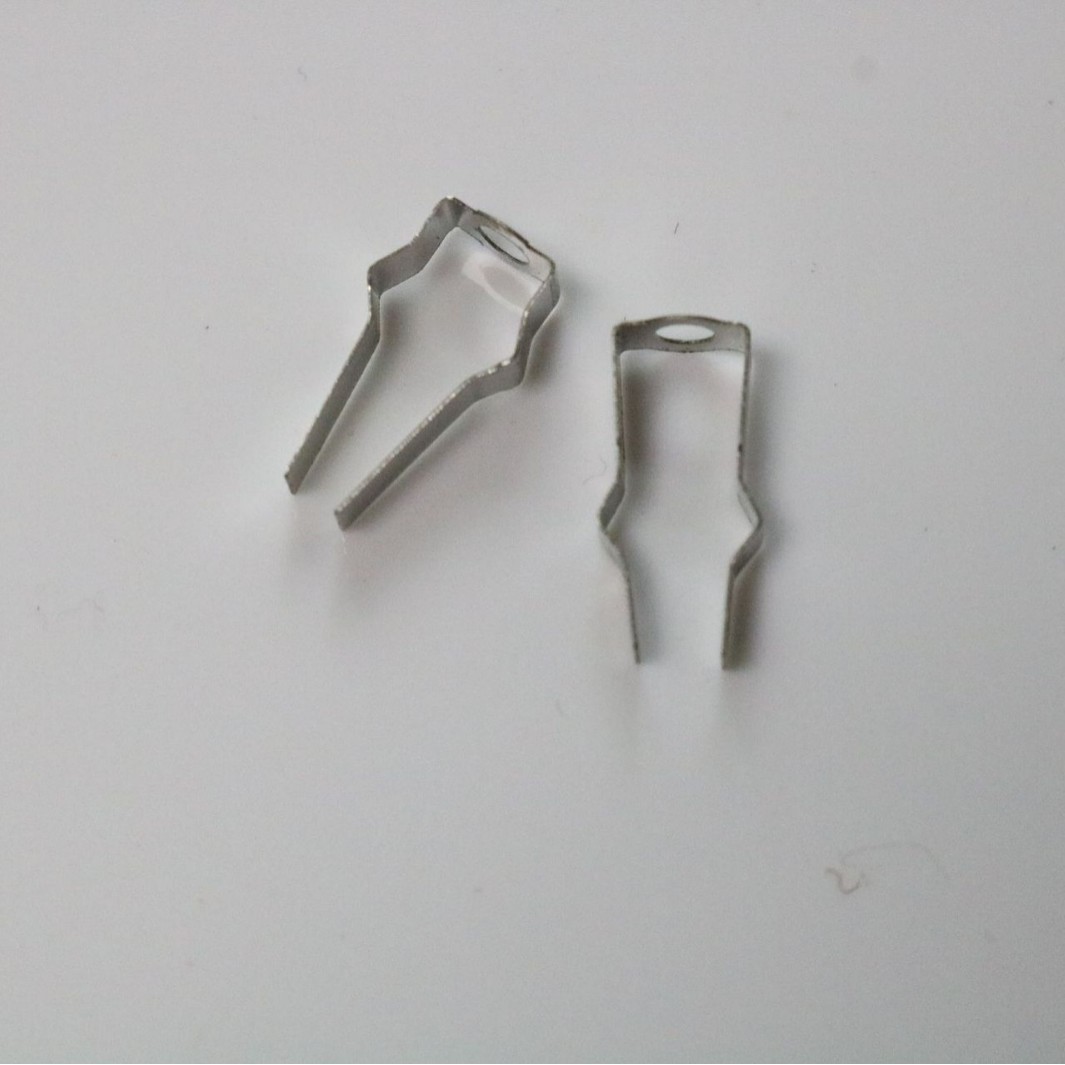 东莞五金厂供应扫地机不锈钢弹片_扫地机五金冲压配件加工