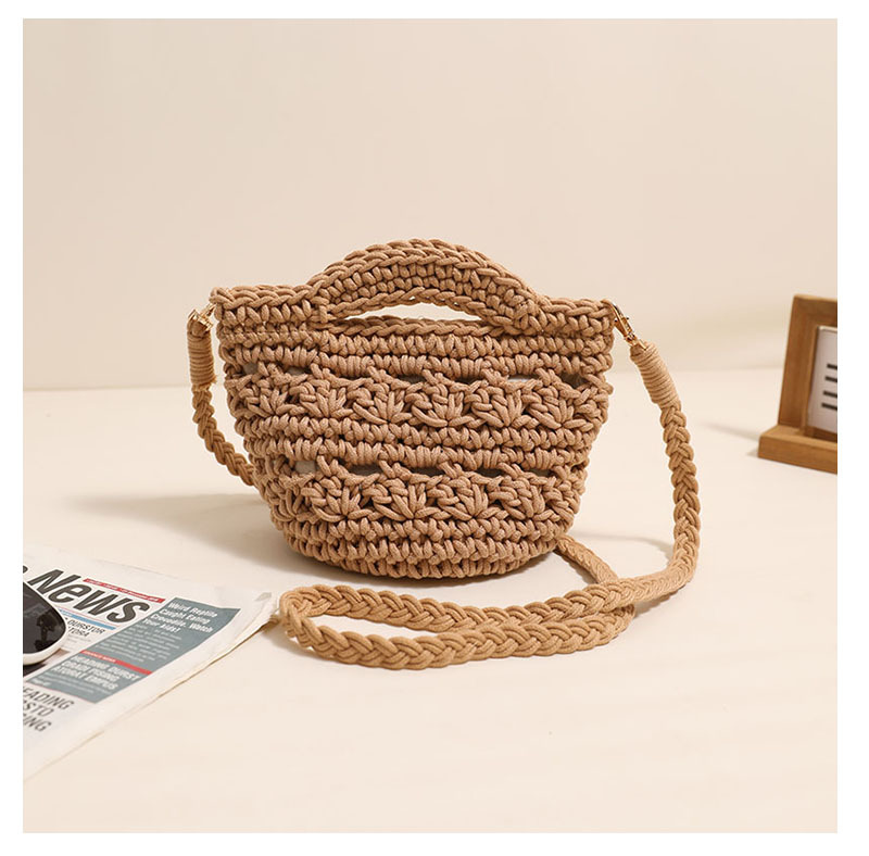 Women's Small Cotton Solid Color Vintage Style Classic Style Square Magnetic Buckle Straw Bag display picture 1