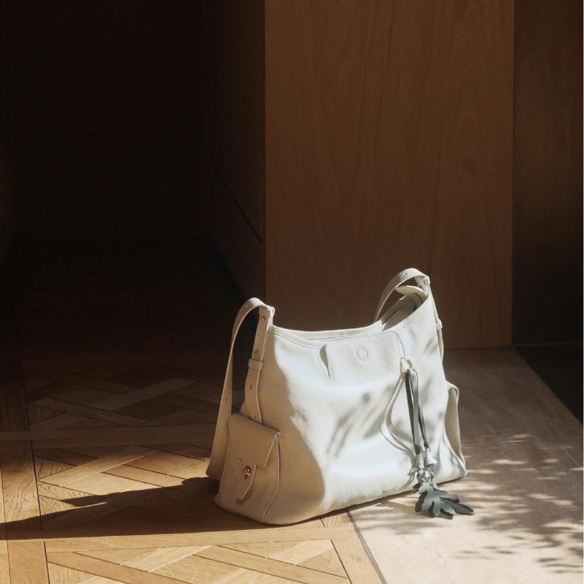 노래 추적 시리즈 호보 가방 흰색 야채 무두질 소 가죽 어깨 슬렁 부드러운 가방을 가진 LI NA