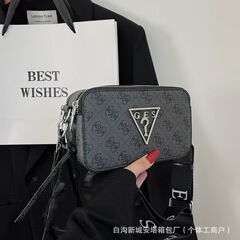 跨境2025新款百搭宽肩带相机包包女字母时尚爆款质感单肩斜挎包包