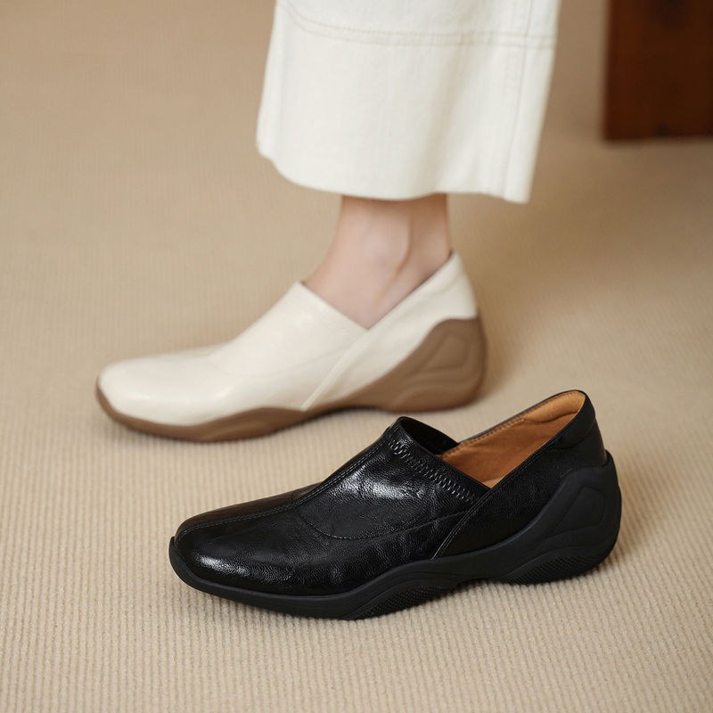 Genuine leather soft-soled slip-on women's shoes, retro square-toed flat shoes, comfortable for commuting, granny shoes in black and white Genuine leather soft-soled slip-on women's shoes, retro square-toed flat shoes, comfortable for commuting, granny shoes in black and white