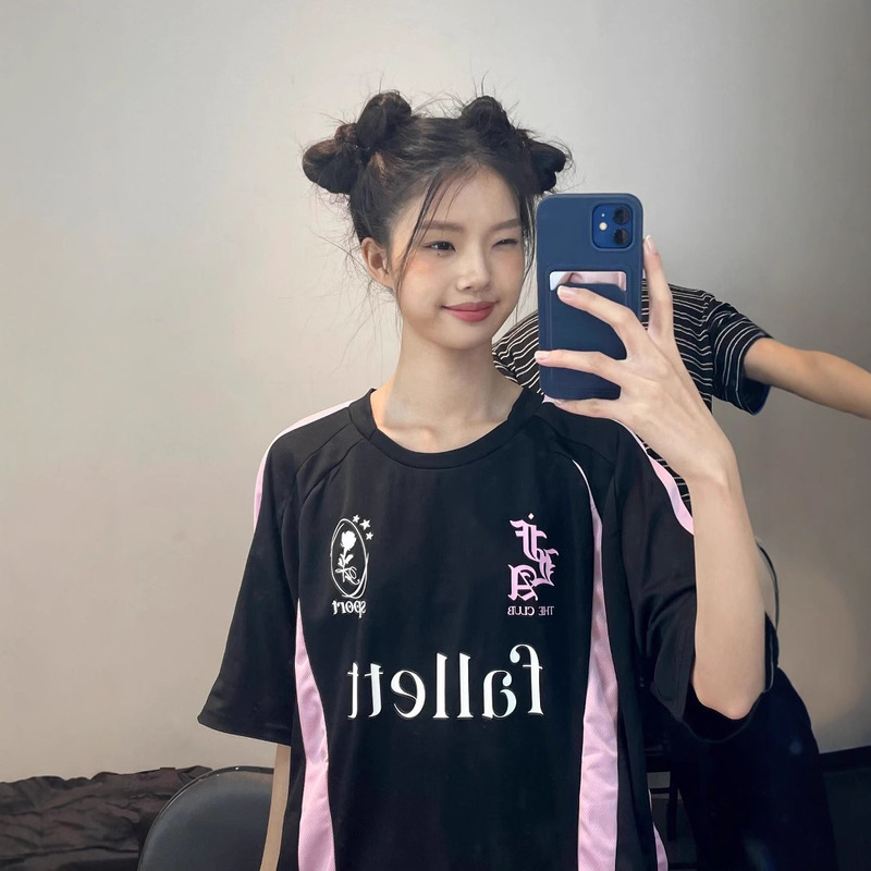 In Stock! Korean Trendy Brand Retro Color-Blocked Jersey Short-Sleeve T-Shirt for Women, Same Style as Korean Ballet Instagram Bloggers In Stock! Korean Trendy Brand Retro Color-Blocked Jersey Short-Sleeve T-Shirt for Women, Same Style as Korean Ballet Instagram Bloggers
