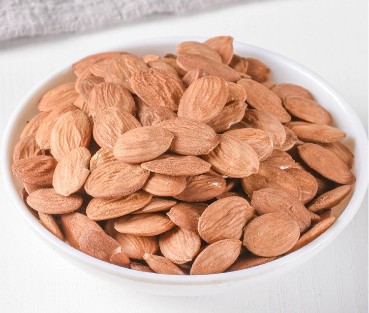Tao Ren (Semen Persicae) — Dried Peach Kernel, Sulfur-Free Food Herb for Decoction & Soup key features