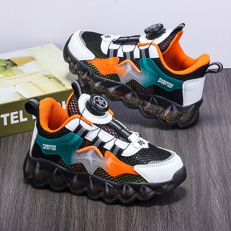 Zapatos infantiles para niños y niñas de verano hueco respirado botón giratorio de malla para niños de mediana edad zapatos deportivos casuales para estudiantes primarios