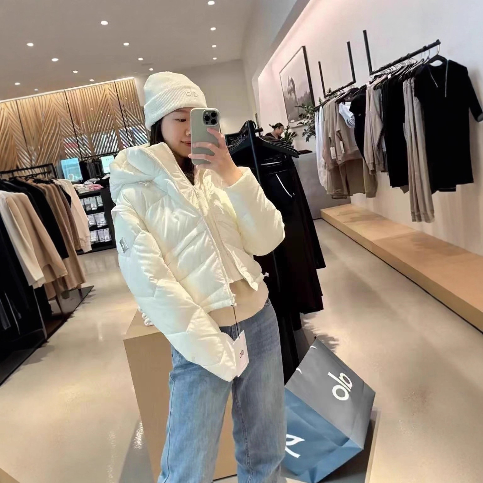 In-Stock Alo Winter Faux Two-Piece down Jacket for Women, Stand Collar, Hooded, Short Versatile Windproof White Duck down Warm Coat