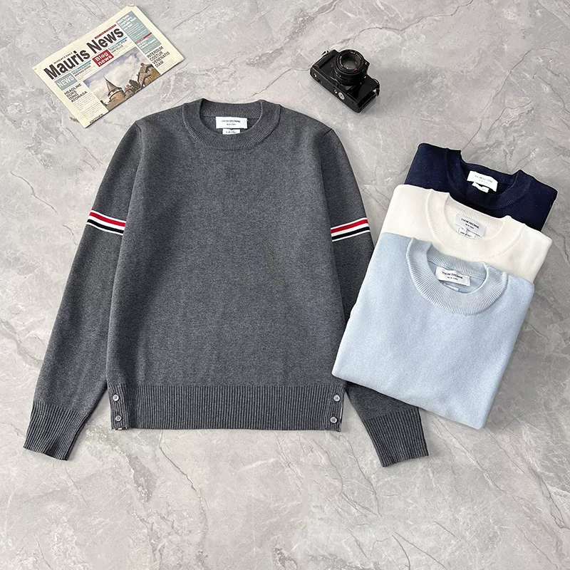 Деми-сезонный knitted модный свитер