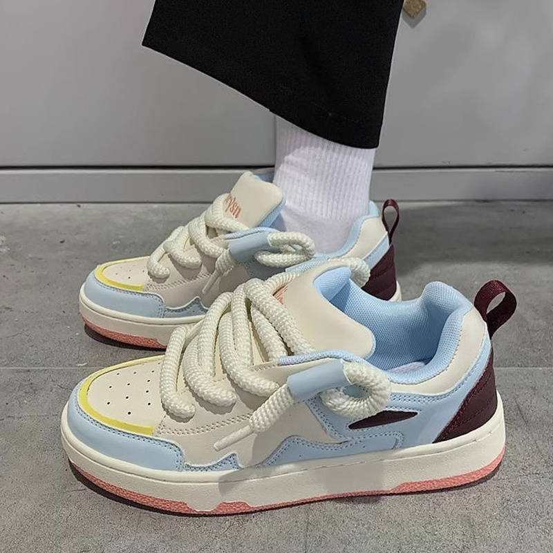 Small niche board men's casual 2024 summer new breathable and versatile ins soft soled low top bread shoes_voghion.com