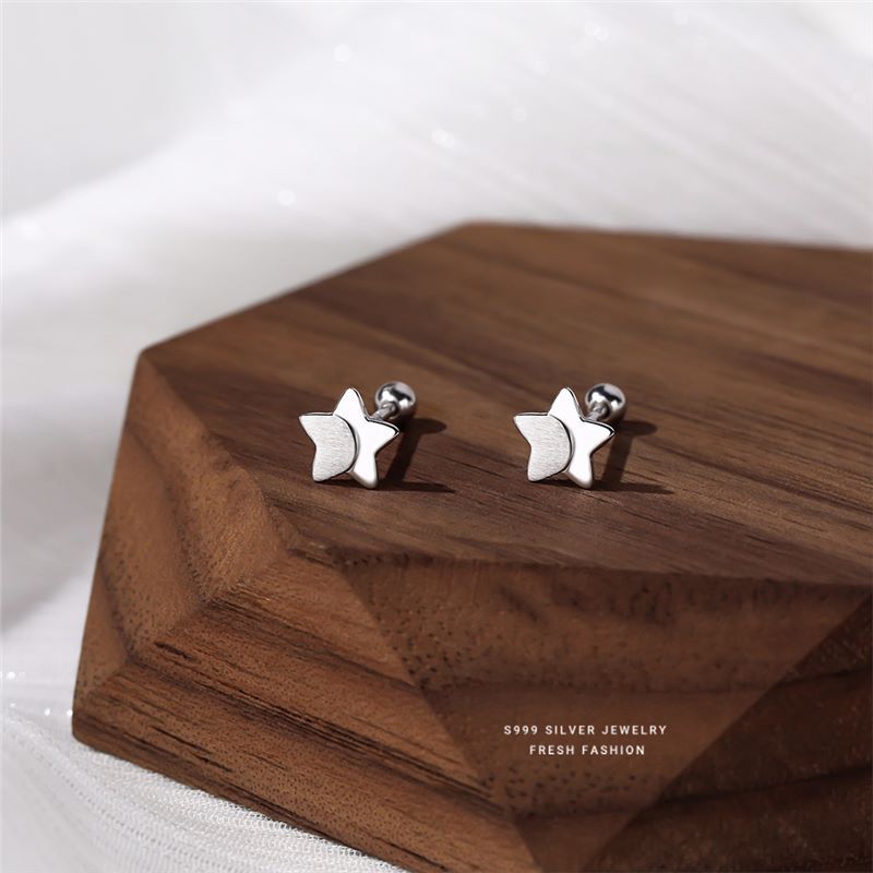 S999 pure star women's versatile minimalist style 2023 winter new product pentagram foot silver earrings_voghion.com