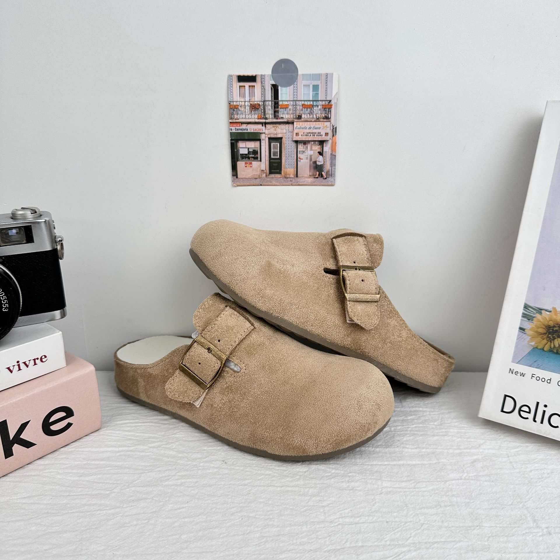 Zapatillas de tabla de onda lejana para mujer 2025 nuevos zapatos Birkenstock para mujer estilo caliente de verano medias zapatillas Baotou ropa exterior sandalias de todo fósforo en nombre del cabello