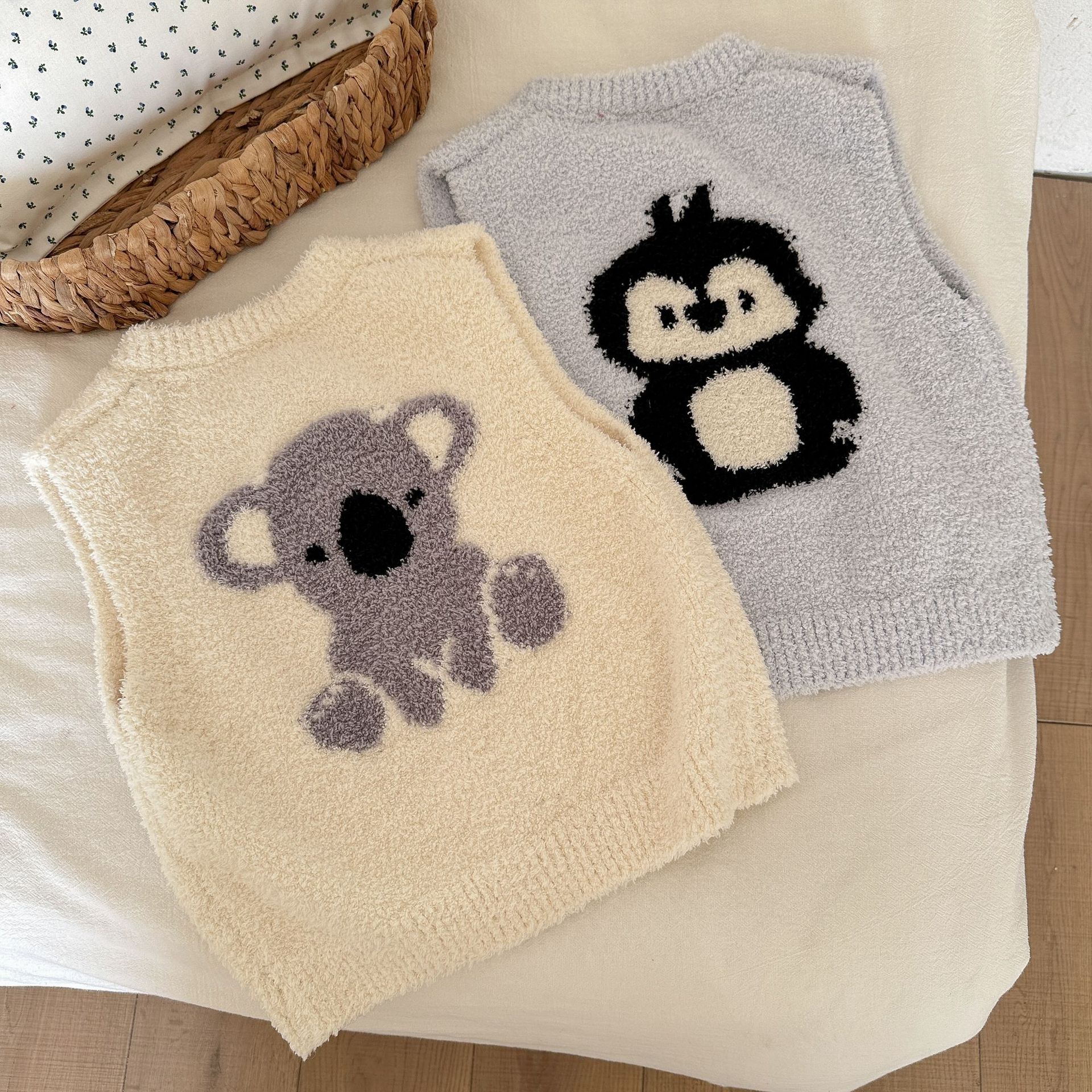 Children's Cartoon Half-Velvet Vest for Boys and Girls, 2025 Autumn and Winter Warm Sleeveless Jacket for Babies
