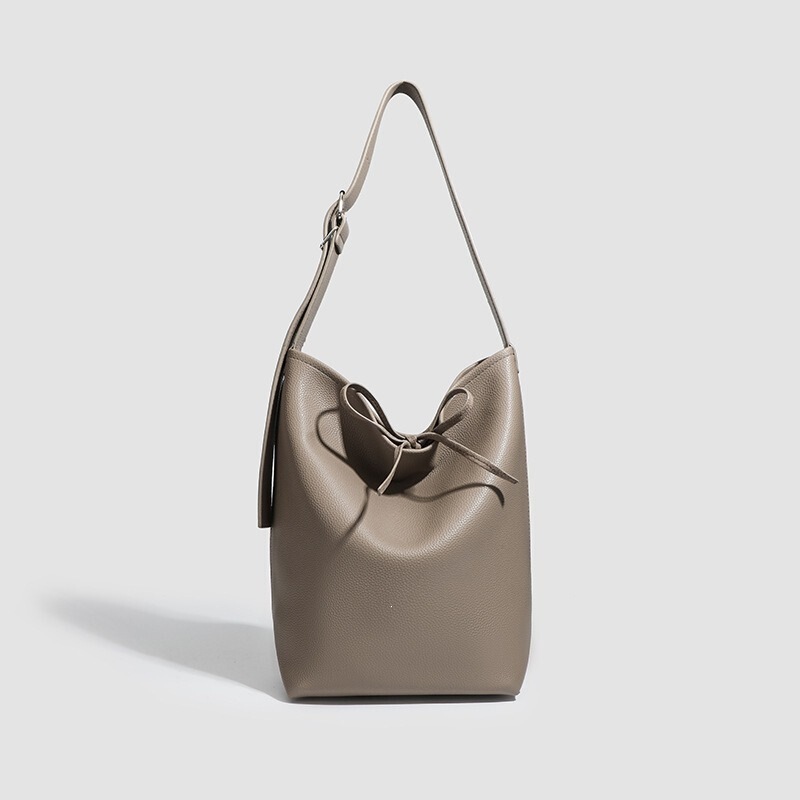 Women's Bag 2025 New Vintage Bucket Bag Large Capacity Soft Leather Tote Bag Single Shoulder Crossbody Commuter Mother-Daughter Bag