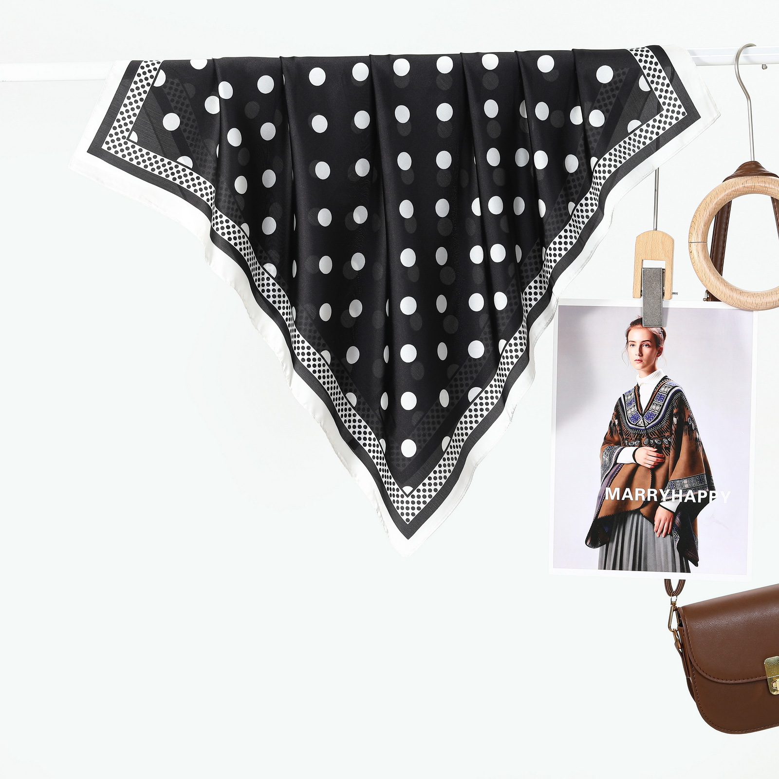 Lenço de seda com bolinhas estilo francês para mulher chic_voghion.com