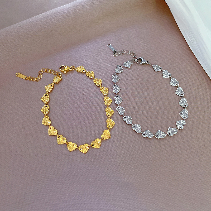 【 All-titanium Steel 】 Dongdaemun Personalized laser heart-shaped Chain bracelet, a retro best friend of a female Internet celebrity pic 5