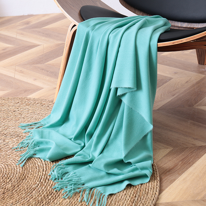 2024 otoño e invierno nuevo estilo color sólido bufanda larga imitación lana brillante textura borla marca negra mantón cálido