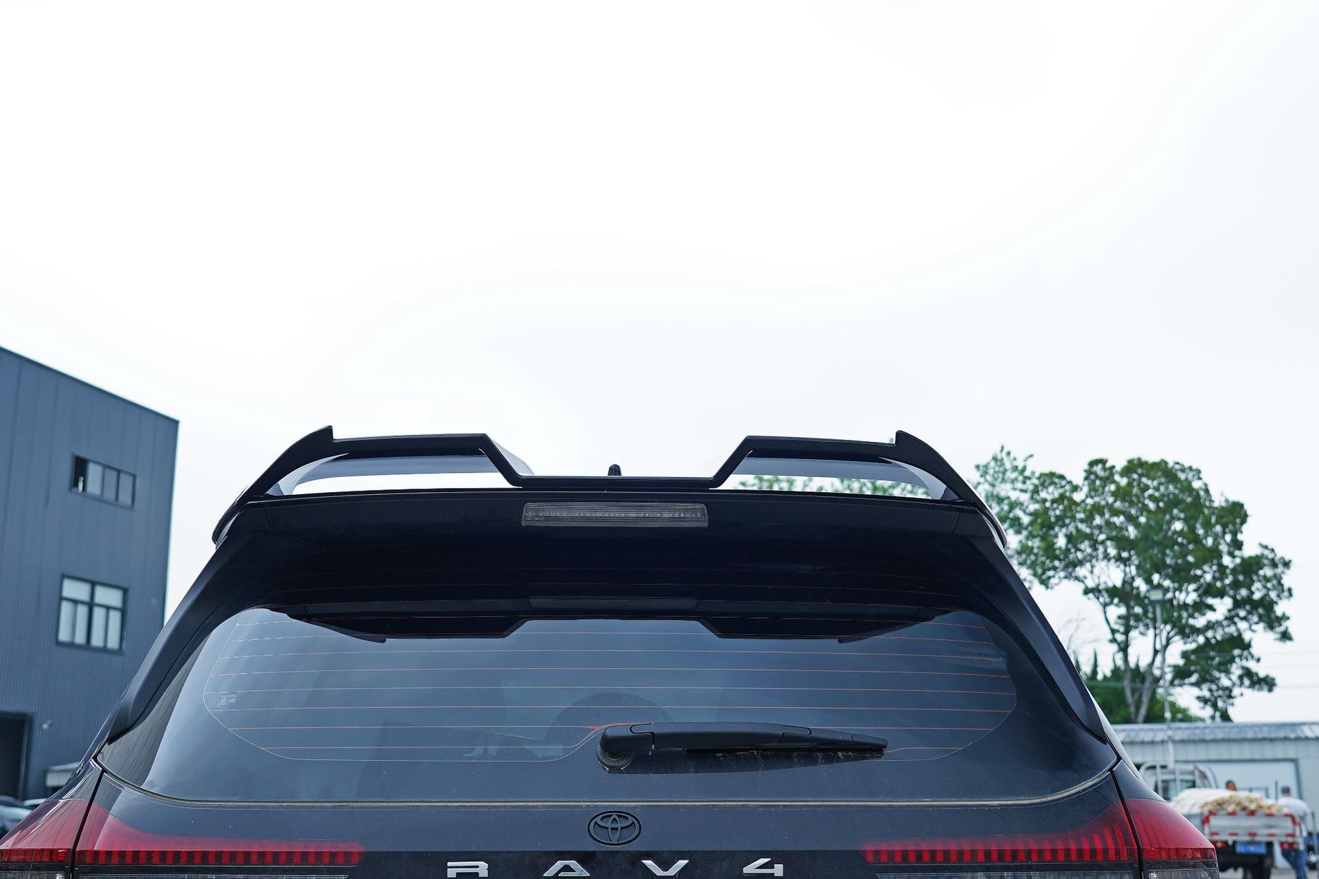 Suitable for 26 Models of Rav4, Rongfang, and Wildlander Modified Front Spoiler, Side Skirts, Rear Bumper, Roof Wing, Rear Diffuser, and Louvered Spoiler