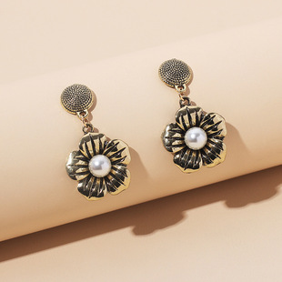 Retro golden lion alloy earrings wholesale