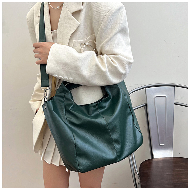 Cross-border large-capacity women's 2024 new style fashionable retro single-shoulder crossbody bag, trendy and simple commuter tote bag undefined