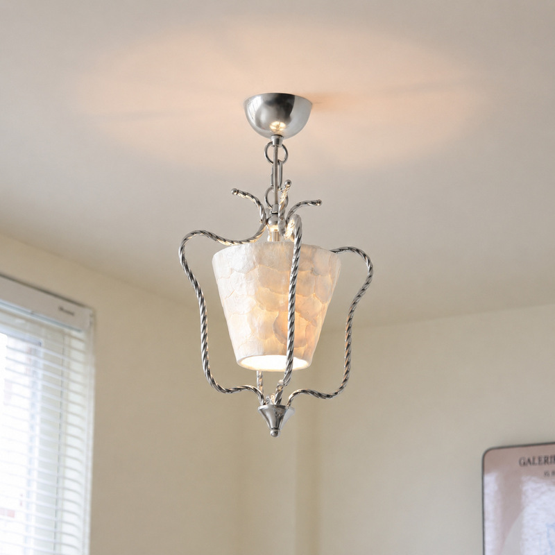 French-style vintage natural shell medieval chandelier for entryway, hallway, dining room, bedroom, or beside the sofa French-style vintage natural shell medieval chandelier for entryway, hallway, dining room, bedroom, or beside the sofa