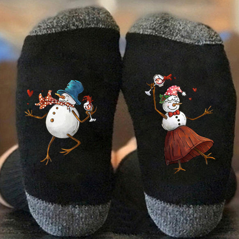 Calcetines navideños con letras de colores en contraste, estampado de muñeco de nieve, calcetines unisex de algodón con elementos navideños para comercio exterior.