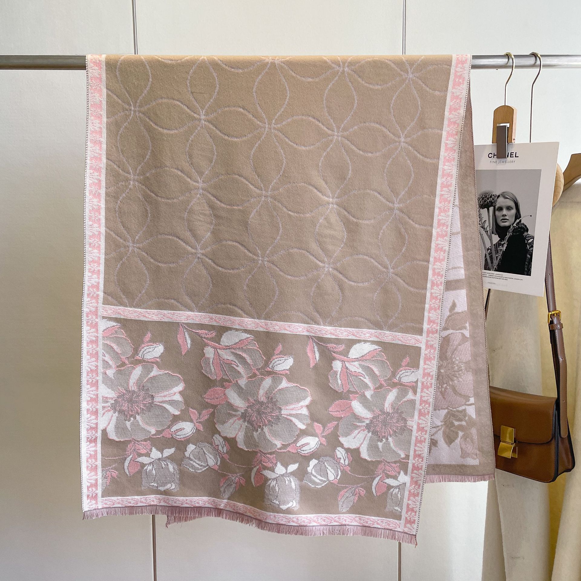 Moda de comercio exterior estampado floral barba corta con aire acondicionado mantón Otoño e Invierno Nueva Cachemira-como bufanda borla caliente para las mujeres