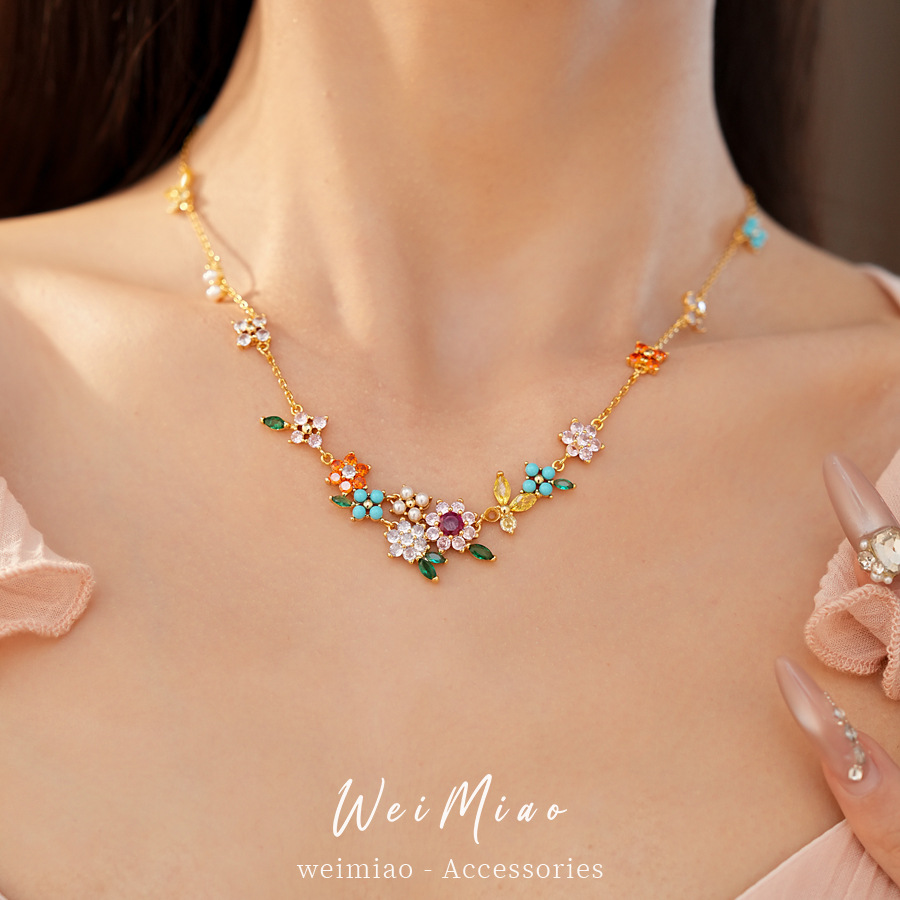 18 quilates de oro verdadero, collar de mariposa de flores de piedra, lujo ligero, nicho, cadena de clavícula, conjunto de joyas de temperamento exquisito