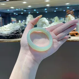 玉器工艺品;和田玉项饰;天然玉石项饰