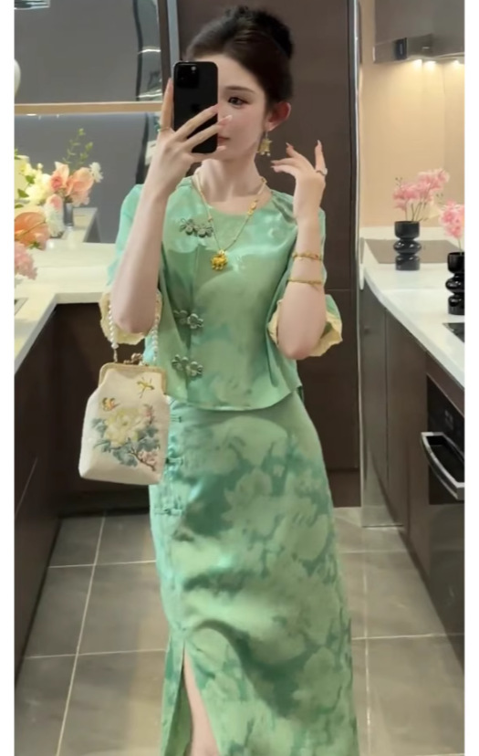 Màu xanh lá
