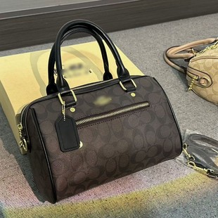 �W������25��ʿ�D���g��Ů���ϻ�������̖���^������μ�б��Ů��