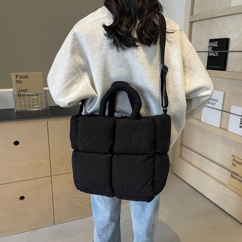 Winter and Spring Handbag Large Bag for Women  New Style Fashion Richen Down Jacket Tote Bag High-End Single Shoulder Bag
