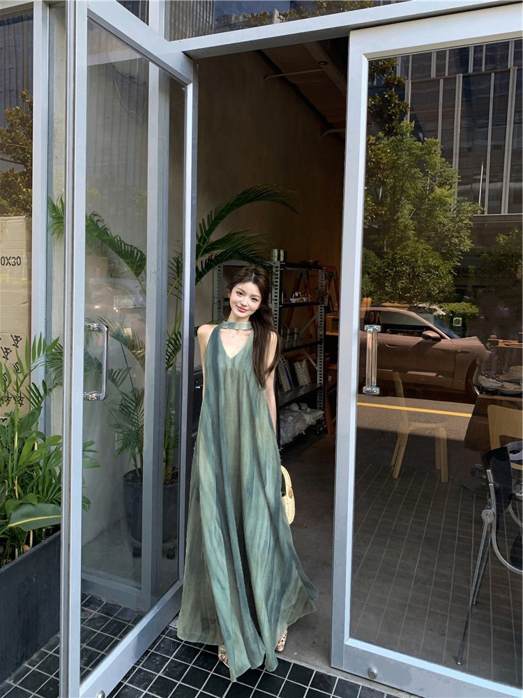 2026新款慵懒风法式黄色无袖吊带连衣裙子女夏季海边度假仙女长裙