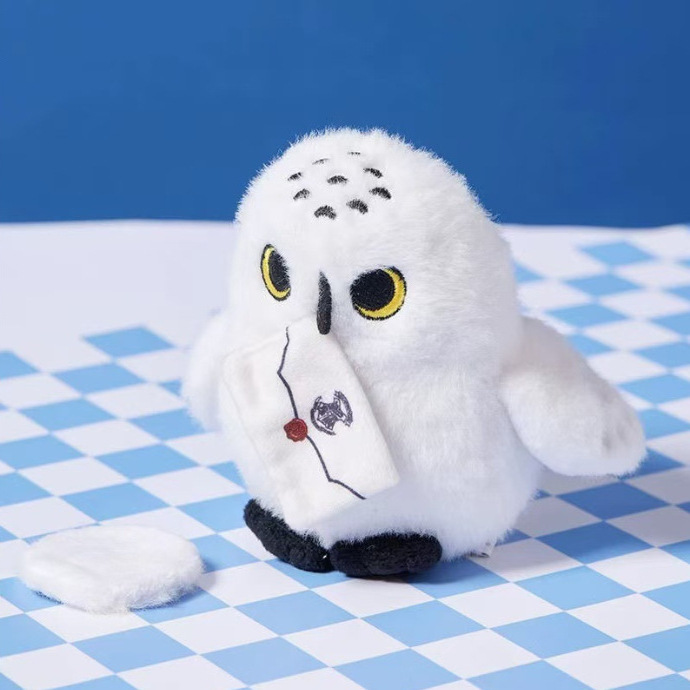 Harry No. 5 Hedwig Shoulder-Mounted Magnetic Plush Toy, Cute Stuffed Animal Owl, Same Style as the Fridge Magnet