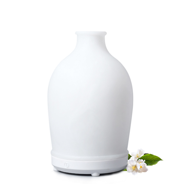 Vaso de viento simple transfronterizo Humidificador de aromaterapia de hotel Humidificador silencioso de aire ultrasónico de resina para el hogar