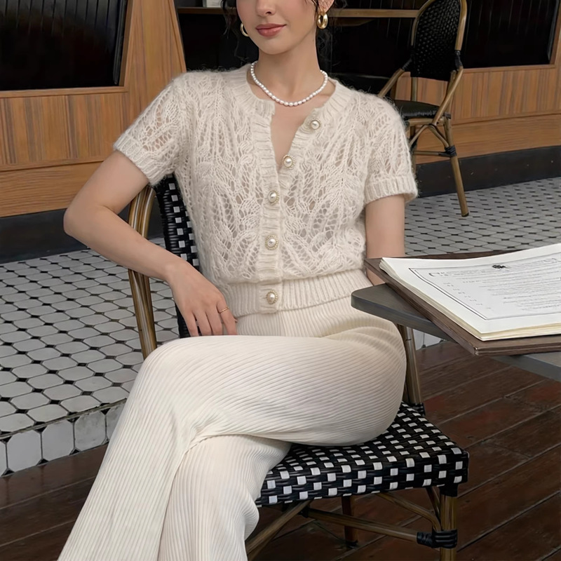 Amazon's Best-Selling Women's Hollow-Out Top with Single-Row Pearl Button Design, Solid Color Hollow-Out Pattern, Versatile Casual Cardigan