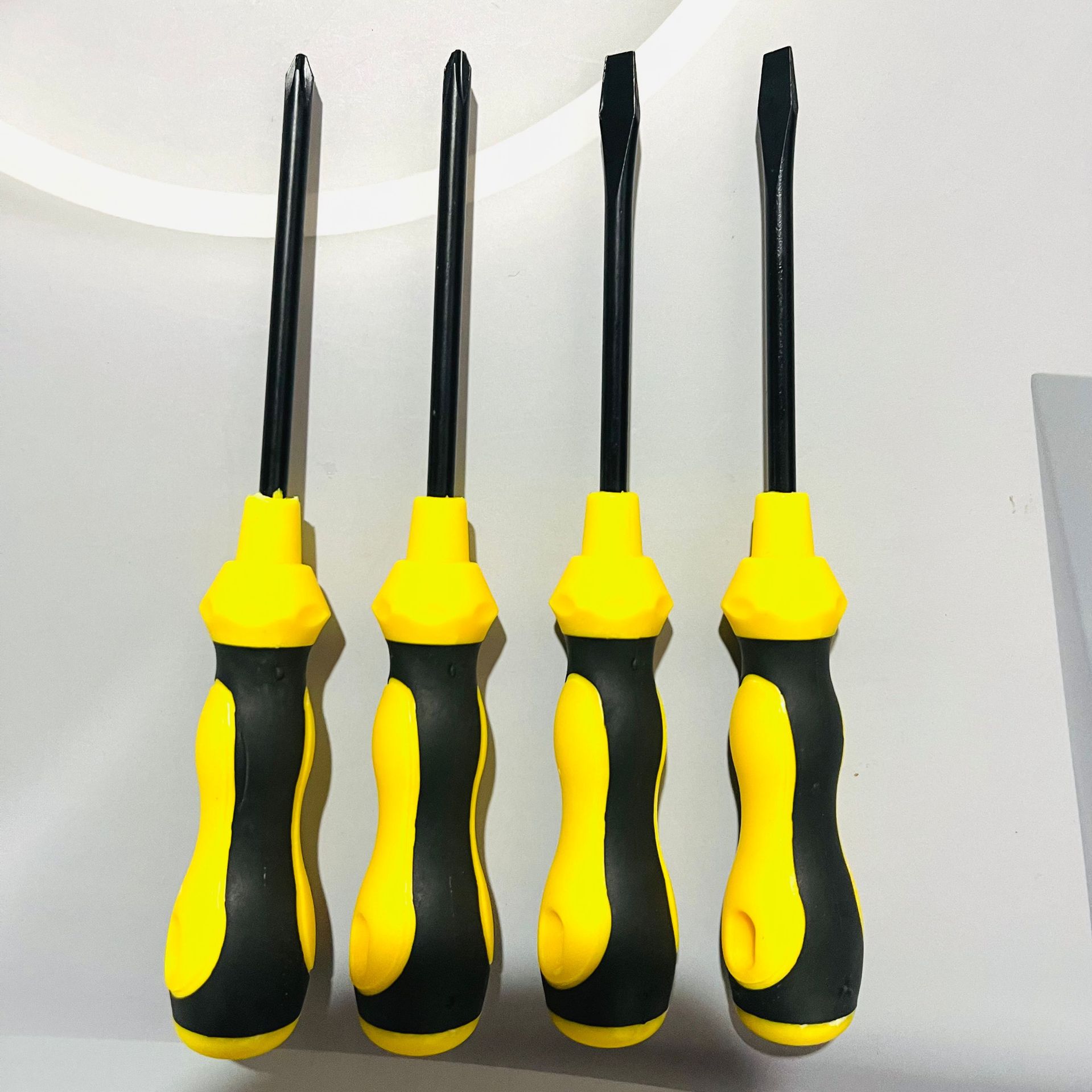 80DC92D2F3D8572921018F6D2CC4D3