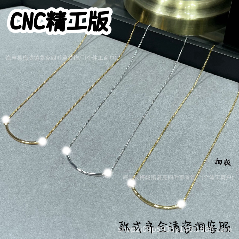 V Gold New Smile Necklace, Small and Medium Size, with Rhinestones, Smooth Surface, Full Rhinestones, Smiley Face, Cnc Precision Craftsmanship, Thick Silver Plated with 18K High-End Version