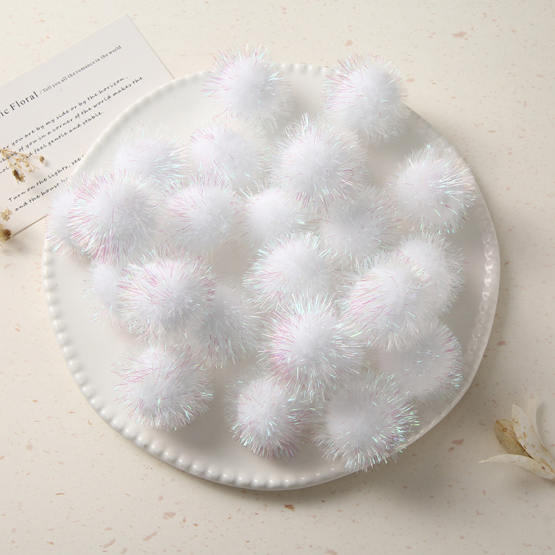 Iridescent gold-threaded white plush pom-poms DIY handmade hair accessories Christmas decorations cat toy accessories wholesale Iridescent gold-threaded white plush pom-poms DIY handmade hair accessories Christmas decorations cat toy accessories wholesale