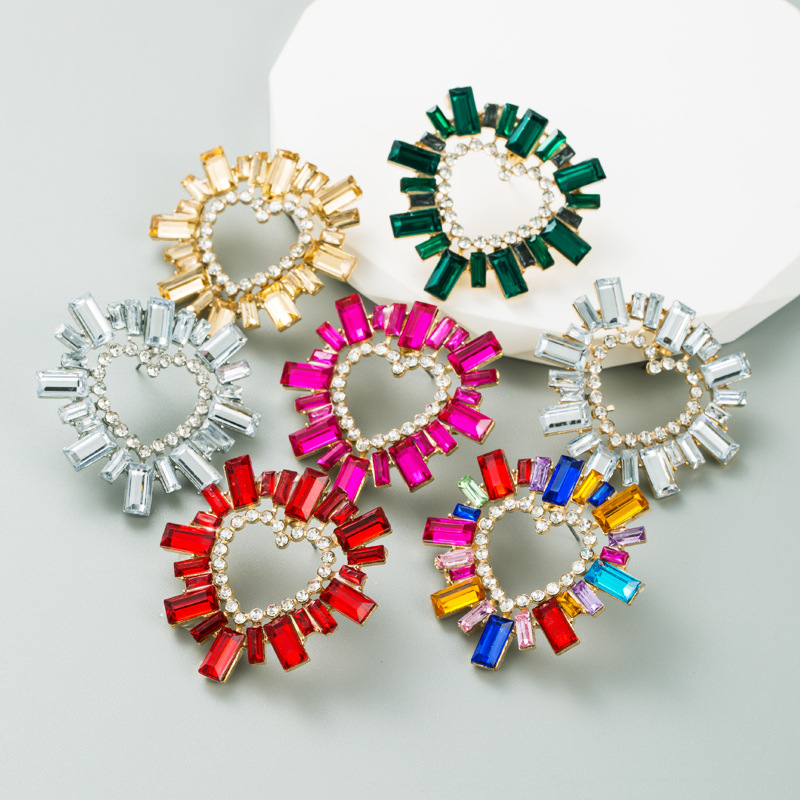 20g Weight Electroplating Gold Plating Process Alloy Ear Needle Material Rhinestones Inlay Material Earrings Classification 1 Pair Quantity Holiday Occasion Alloy Material Geometric Pattern Women'S Gender Fashion Style Fashion Geometric Alloy Rhinestones Women's Earrings 1 Pair 1
